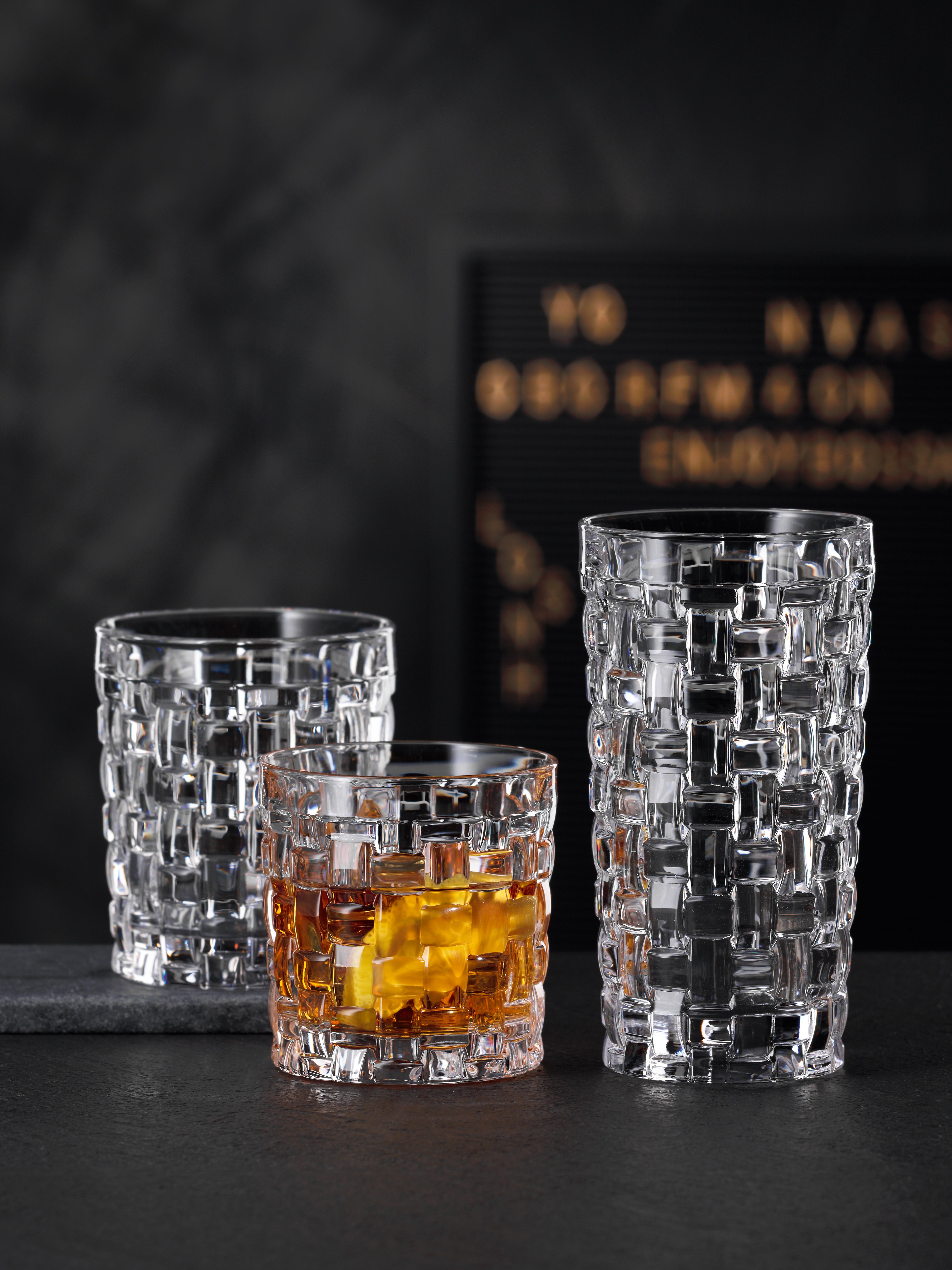 BAR & DRINKWARE